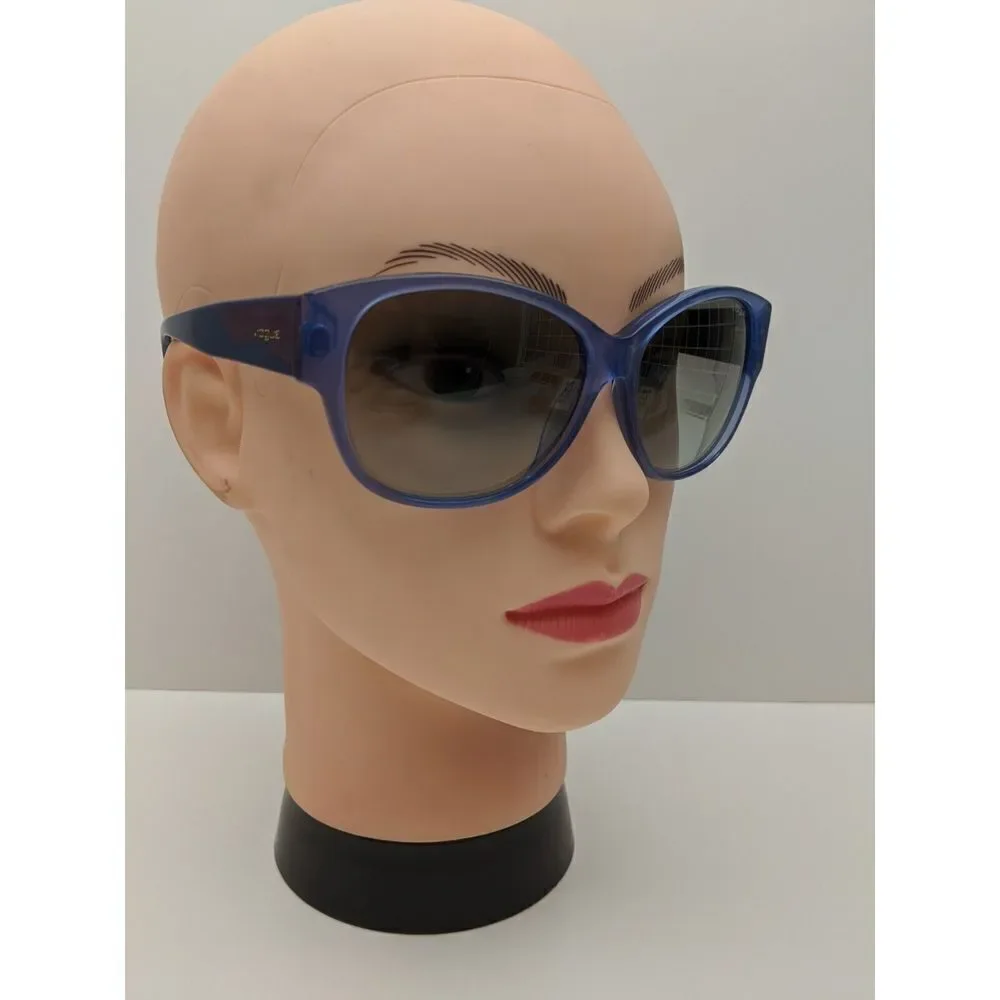 Vogue frame almost